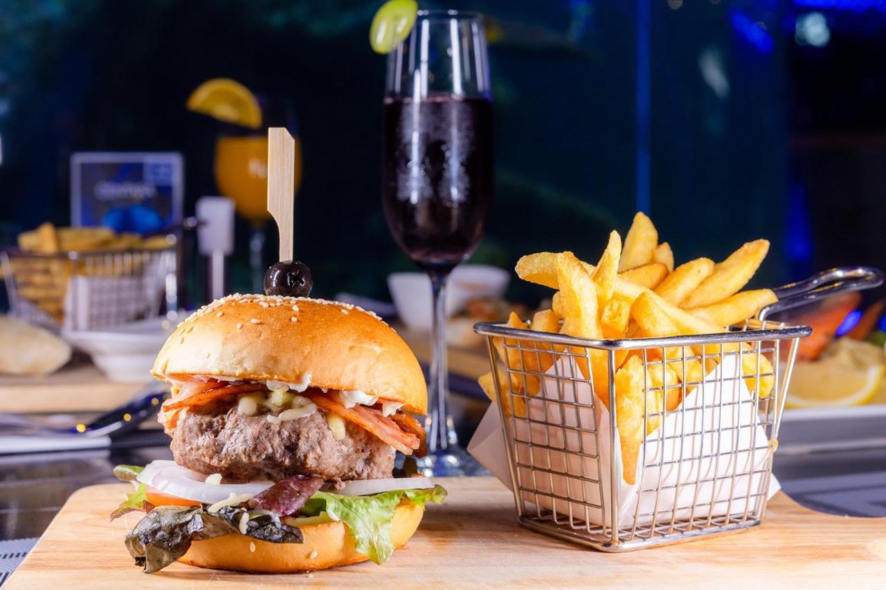 Azure Hotel Pattaya Ngoại thất bức ảnh
